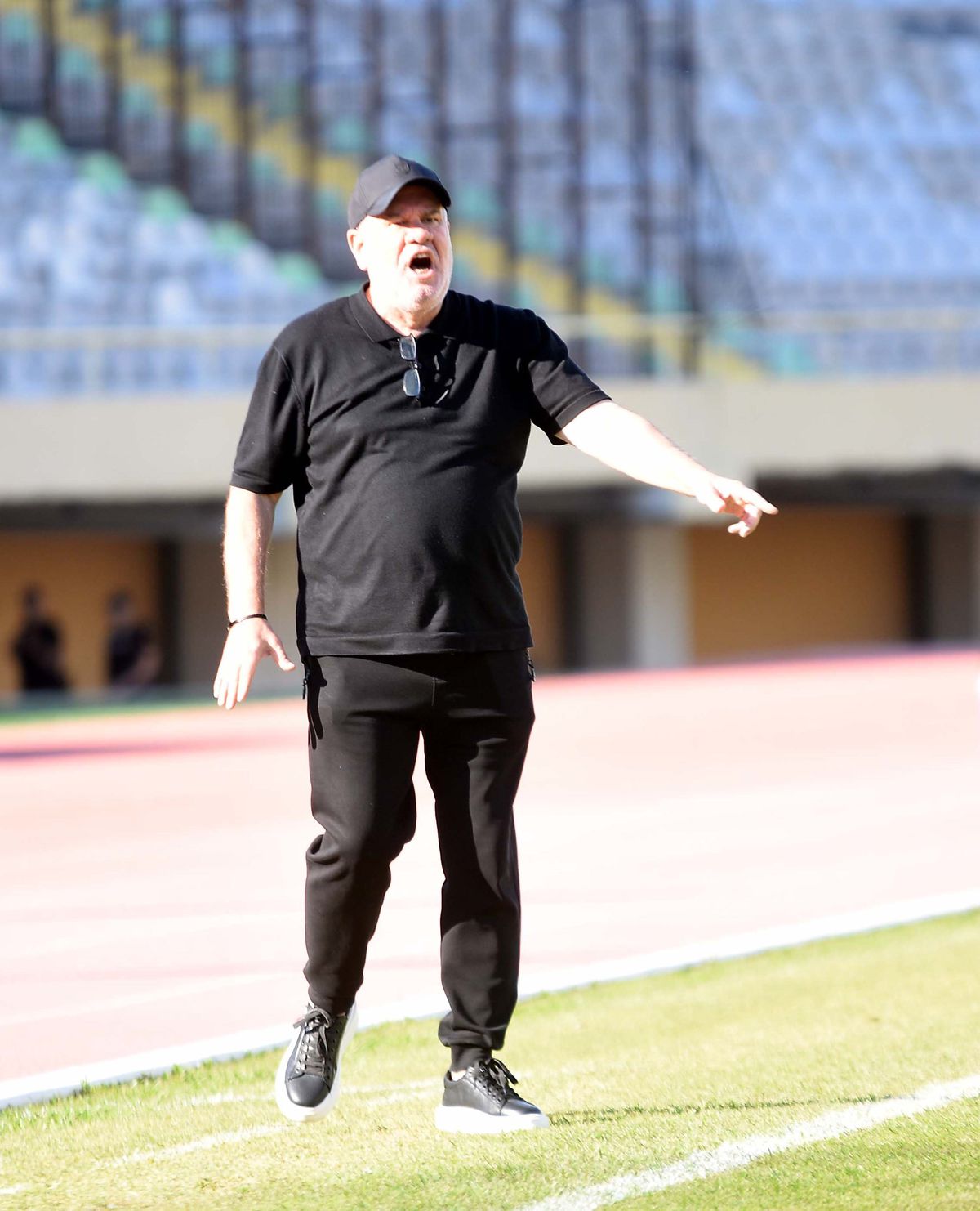 İzmir Çoruhlu FK\'da Kötü Gidiş Devam Ediyor