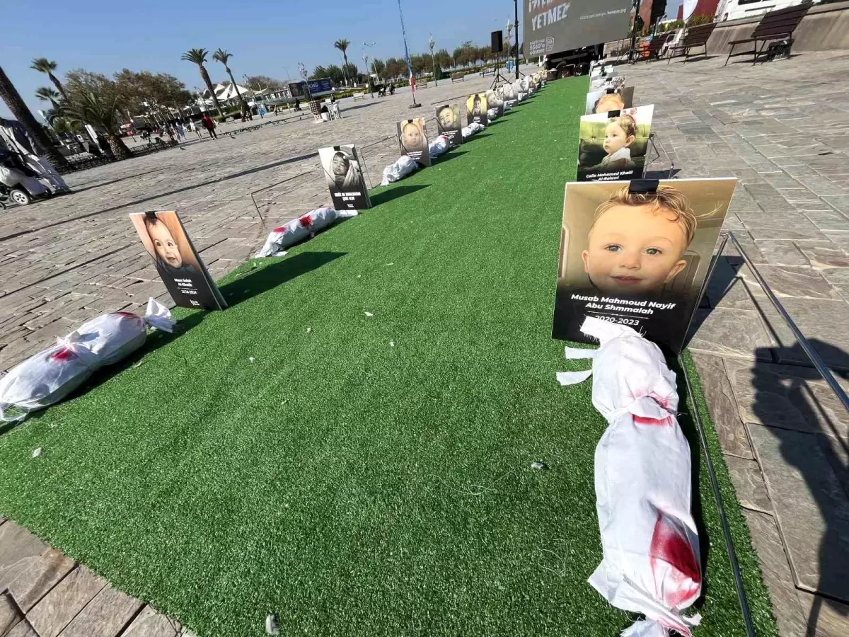 İzmir\'de Gazze İçin Farkındalık Etkinliği