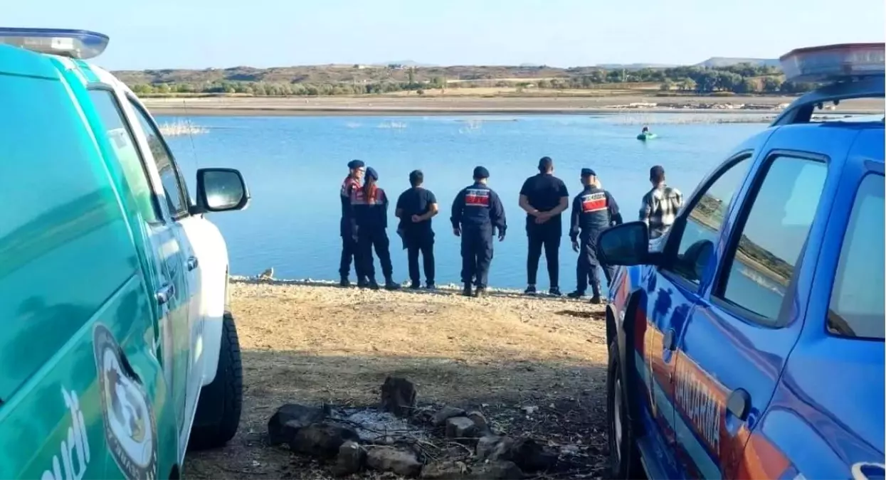 Kaçak Balık Ağına 1 Ton Sazan Kurtarıldı