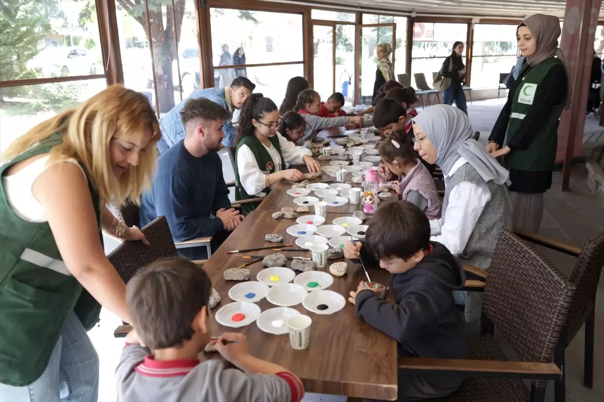 Köy Okullarında Çocuk Şenliği