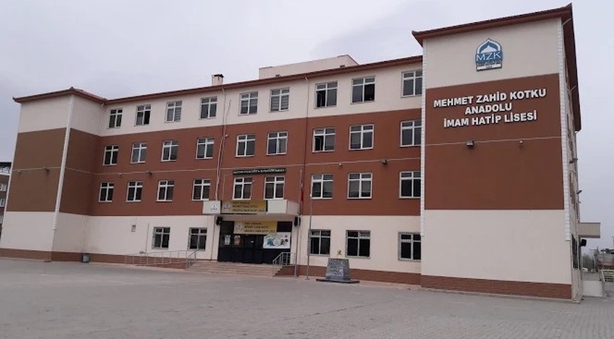 Okulda Gaspa Müdahale Eden Müdür Yardımcısına Saldırı