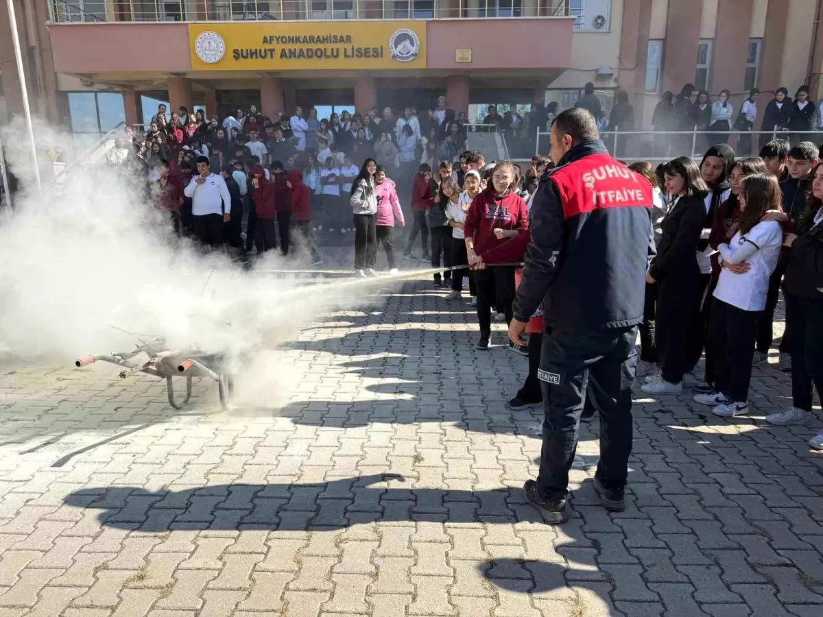 Şuhut\'ta Öğrencilere Yangın Tatbikatı