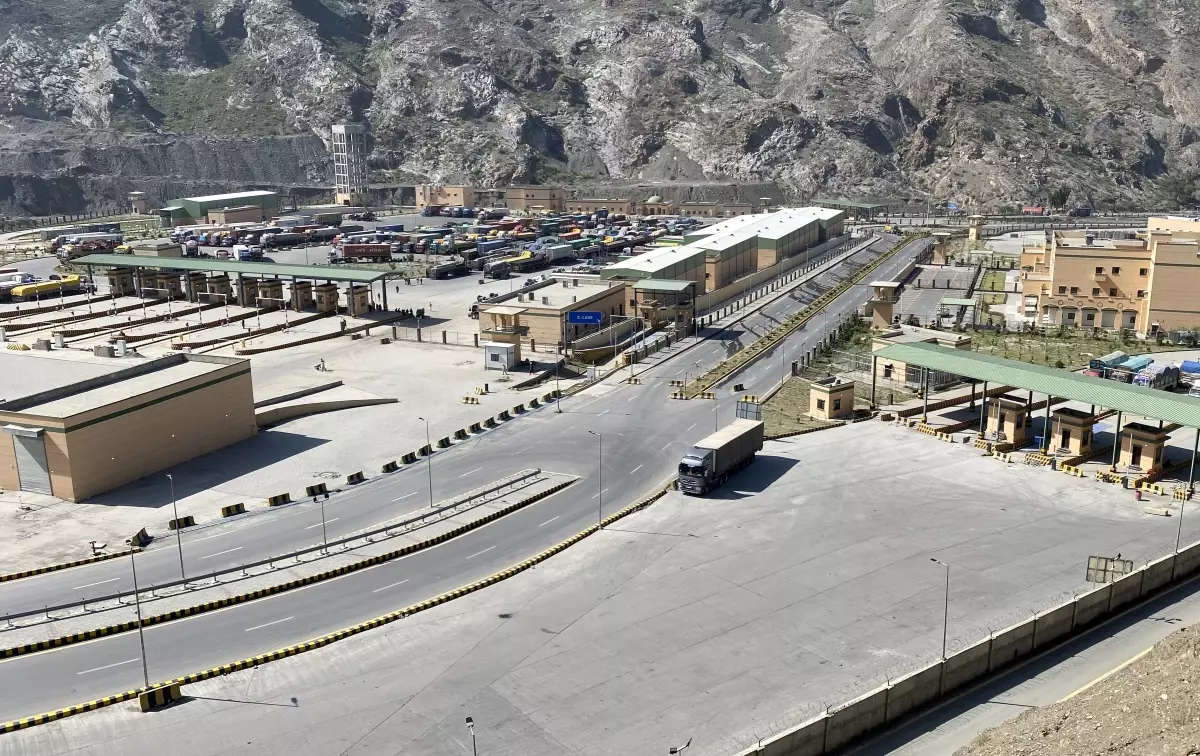 Pakistan ve Afganistan Arasında Ateşkes