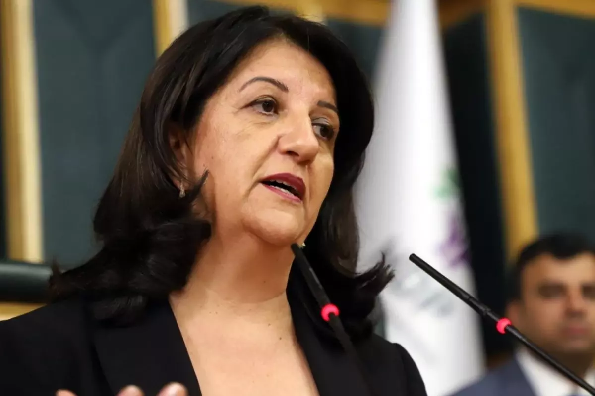 Pervin Buldan\'ın teşhir ettiği İYİ Partili vekile tehdit ve hakaret mesajları