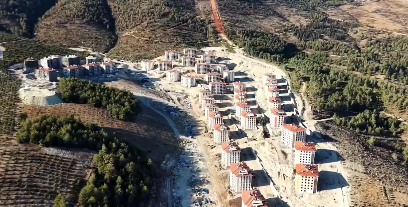 Hatay\'da Afet Konutları İnşaatı Devam Ediyor