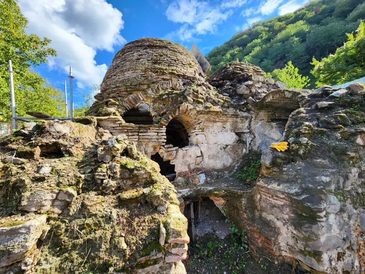 Gölcük\'te Tarihi Osmanlı Hamamının Restorasyonu Devam Ediyor