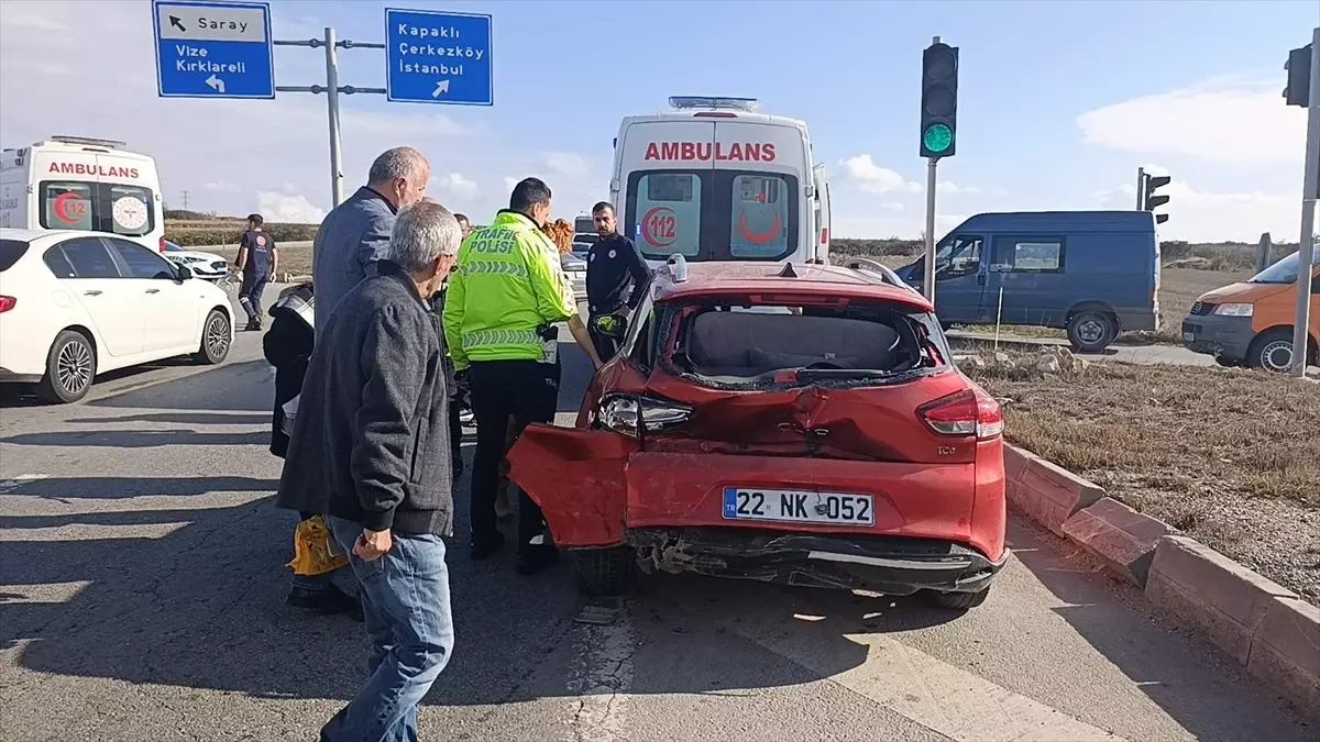 Tekirdağ\'da Trafik Kazası: 3 Yaralı