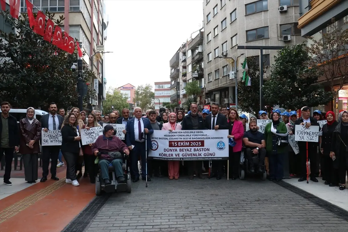 Trabzon\'da Beyaz Baston Körler ve Güvenlik Günü Yürüyüşü