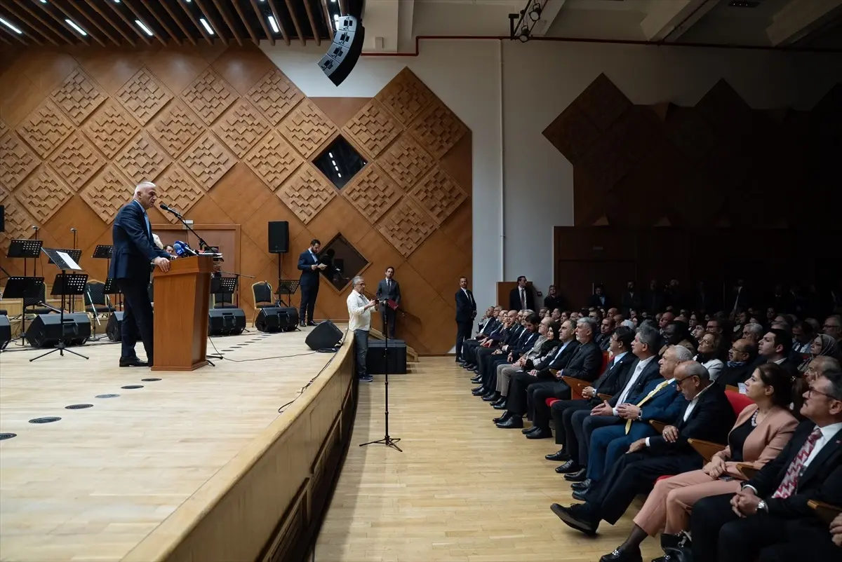 Türkiye-İran Kültür Yılı kapsamında "Hafız-ı Şirazi\'yi Anma Konseri" düzenlendi