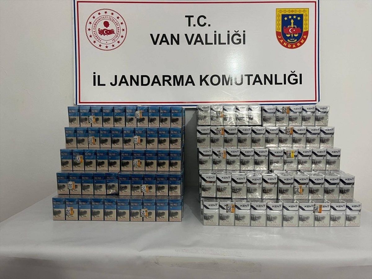 Van\'da 5 Bin 527 Paket Kaçak Sigara Ele Geçirildi