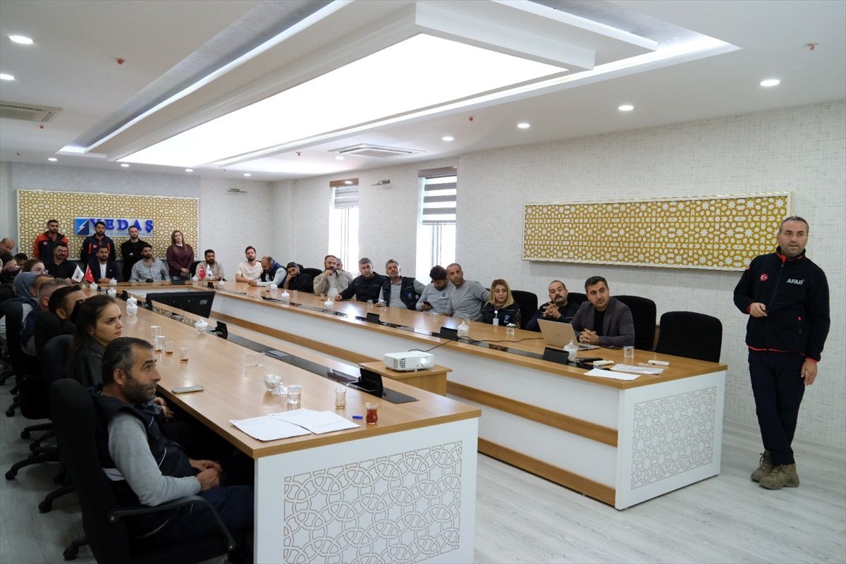 VEDAŞ\'ta Afet Eğitimi ve Yangın Tatbikatı