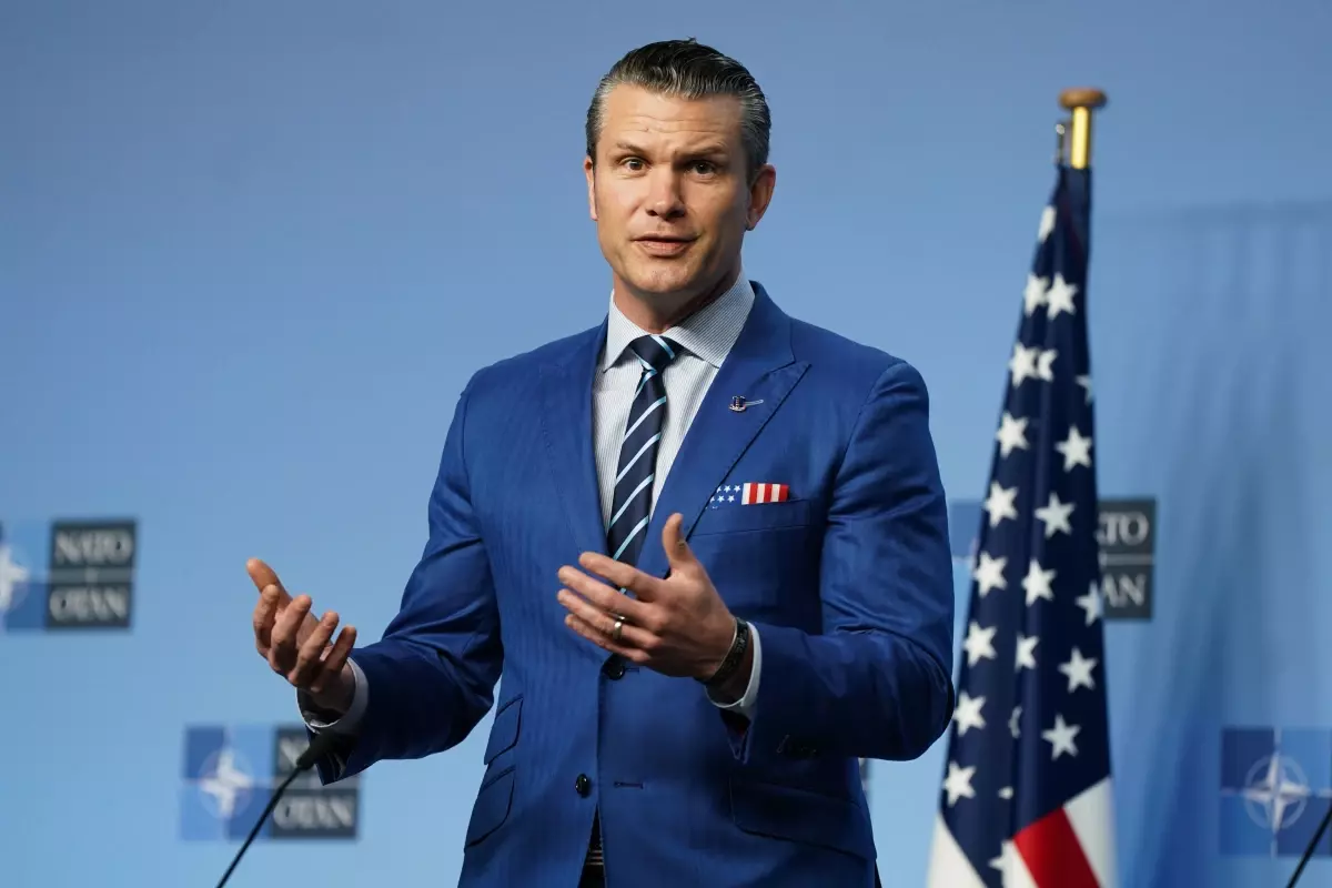 Hegseth\'in Uçağı Acil İniş Yaptı