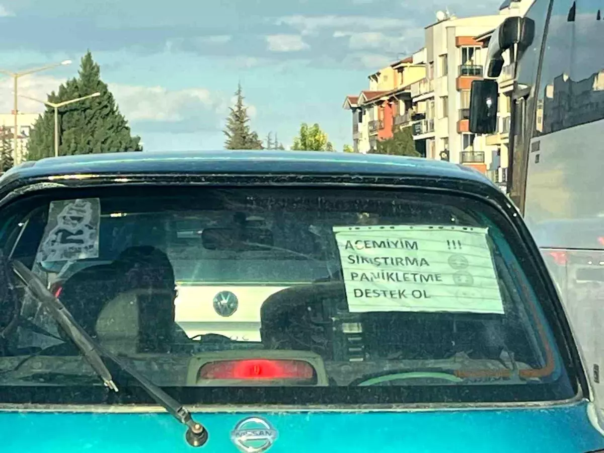 Acemi Sürücü Notu Trafikte Gülümsetti
