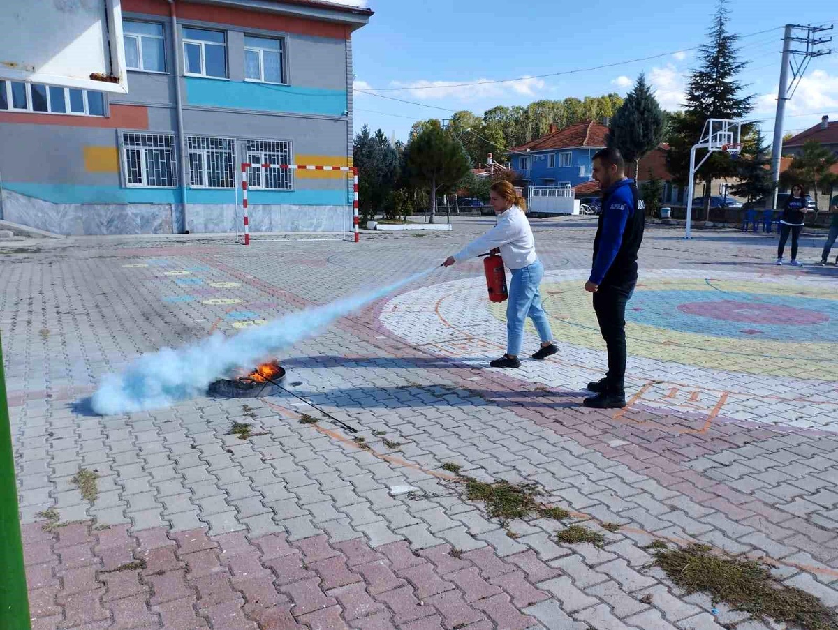 AFAD\'dan Okullarda Tatbikat