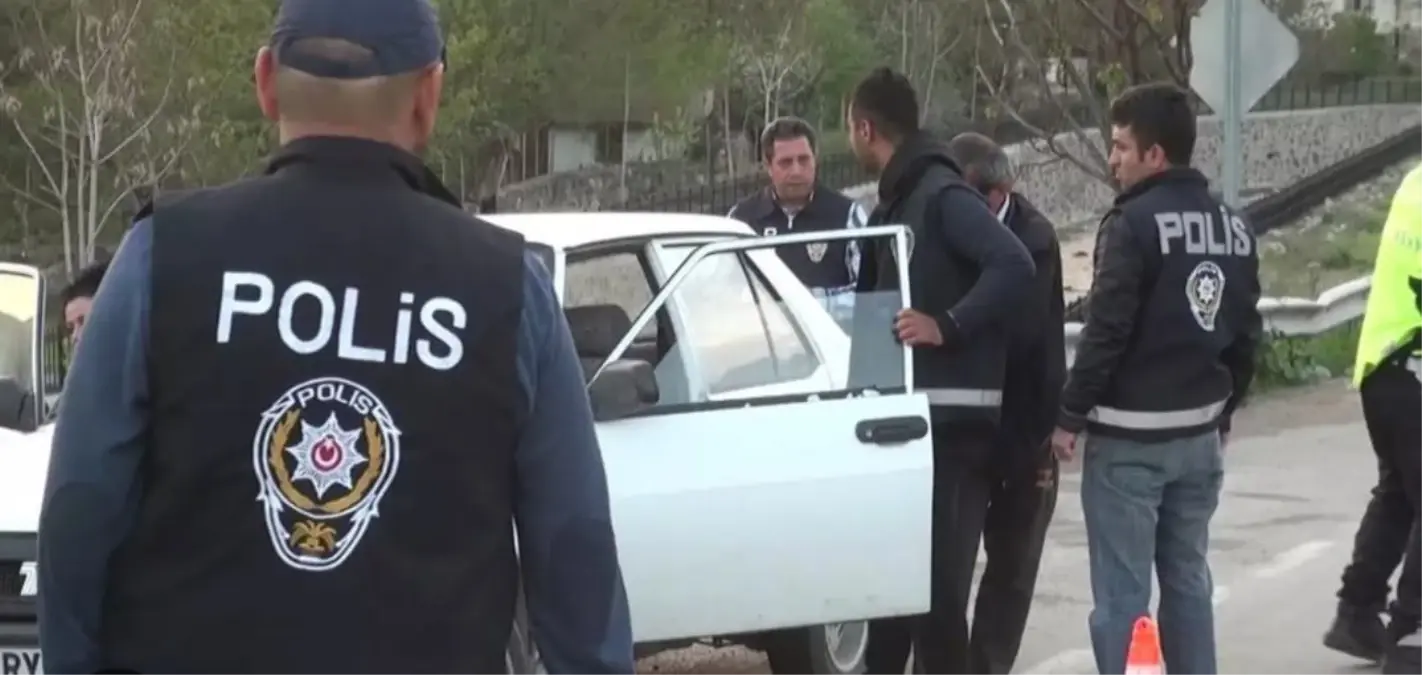 Beypazarı\'nda Kaçan Araçta Esrar Ele Geçirildi