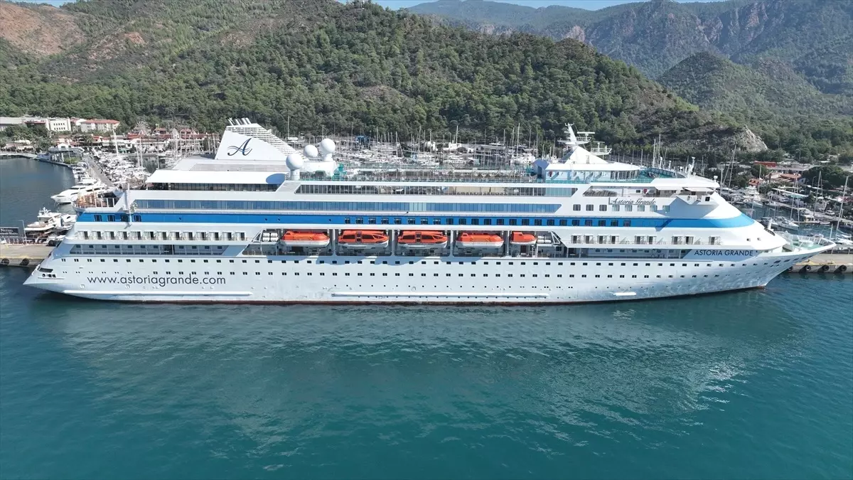 Kruvaziyer Yolcuları Marmaris\'te