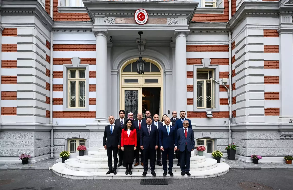 Bakan Tunç Bükreş Büyükelçiliği\'ni Ziyaret Etti