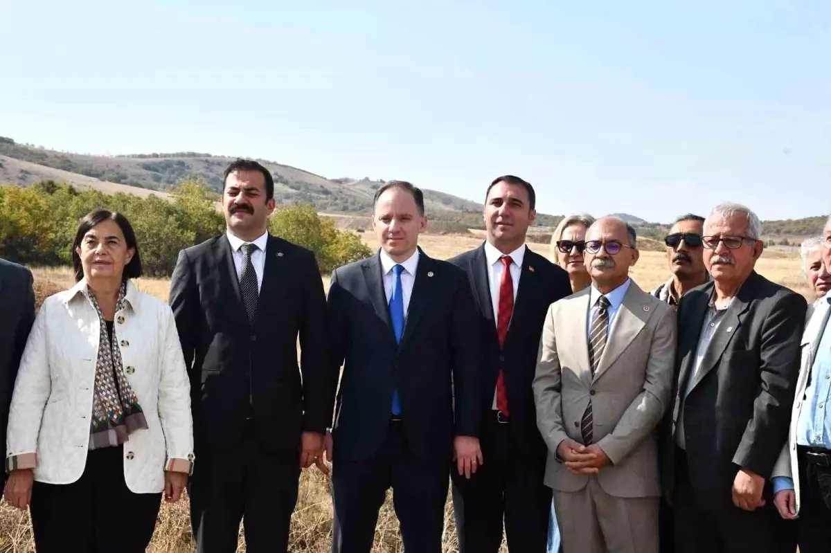 CHP Genel Başkan Yardımcısı Yavuzyılmaz, Nadir Toprak Elementleri İçin Beylikova\'yı Ziyaret Etti