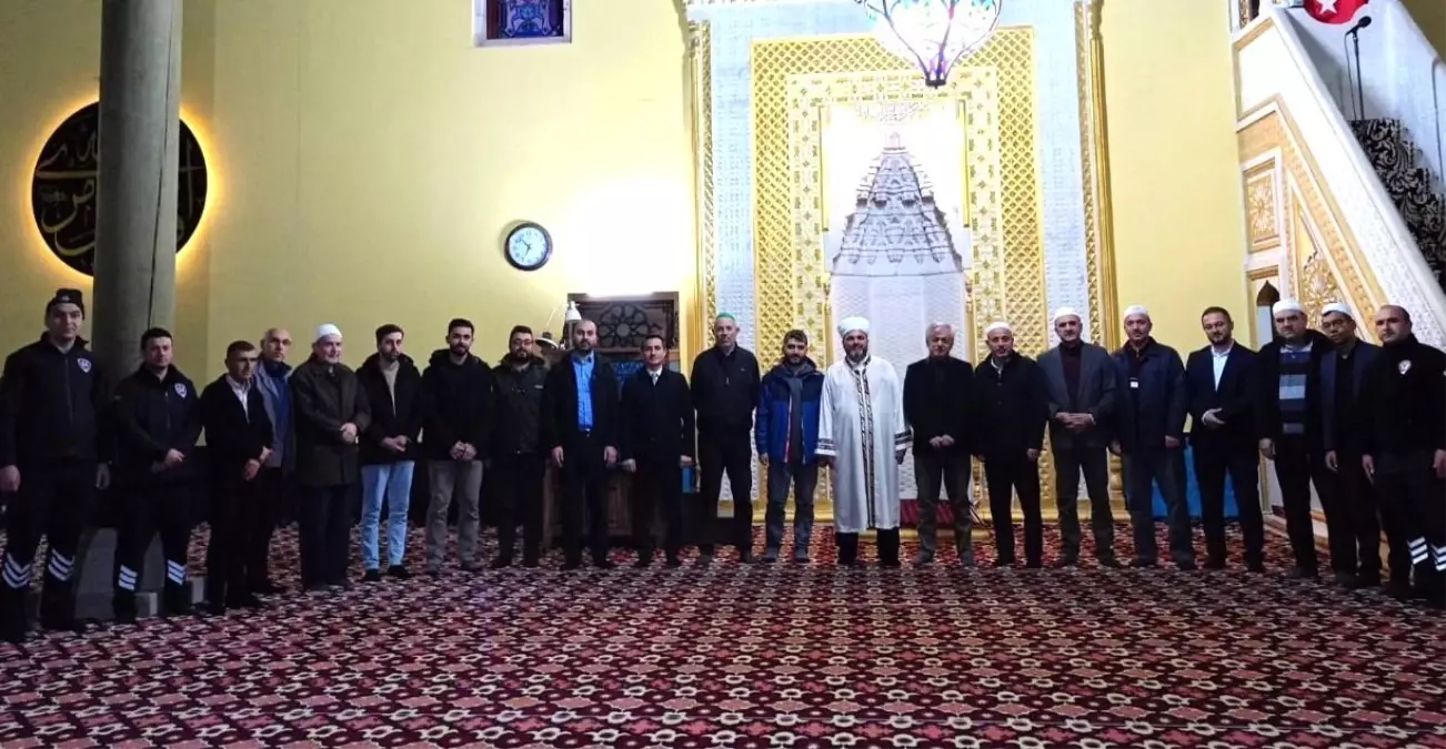 Üniversite Öğrencileri Sabaha Namazında Buluştu