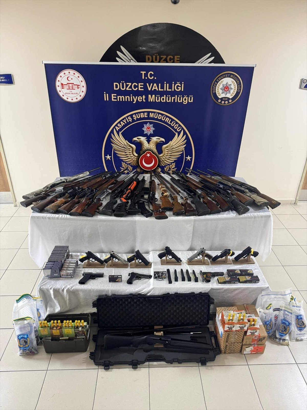 Düzce\'de Silah Teşhiri Operasyonu