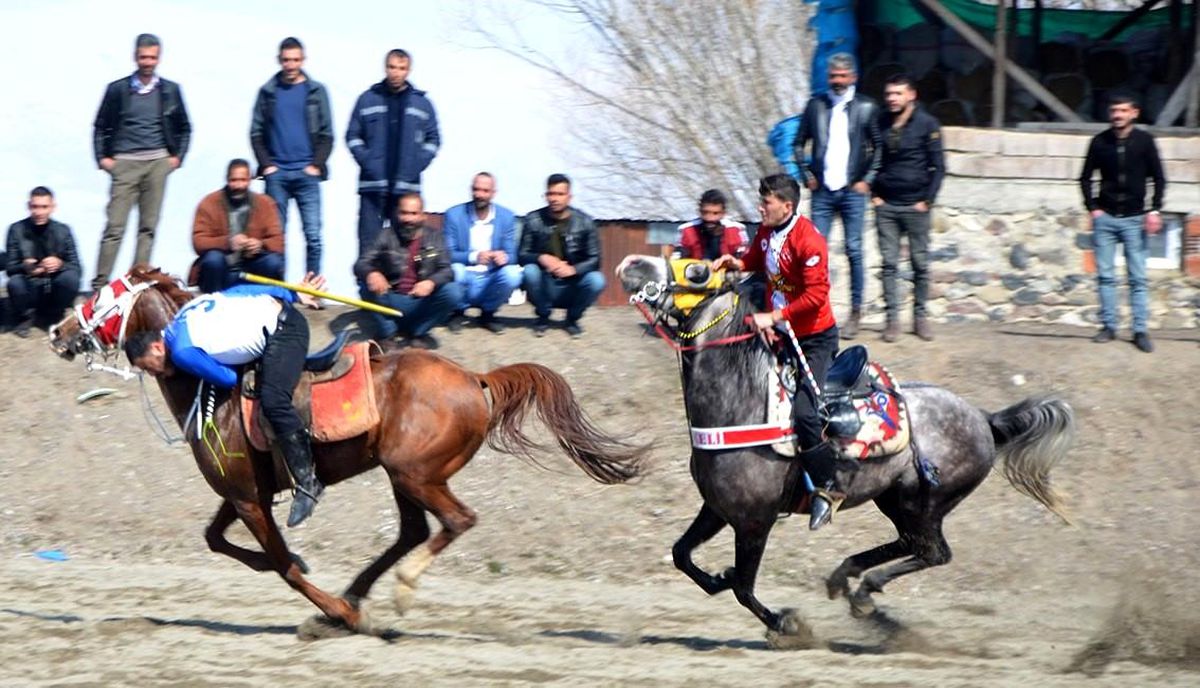 Erzurum\'da Atlı Cirit Yarı Final Müsabakaları Heyecanı