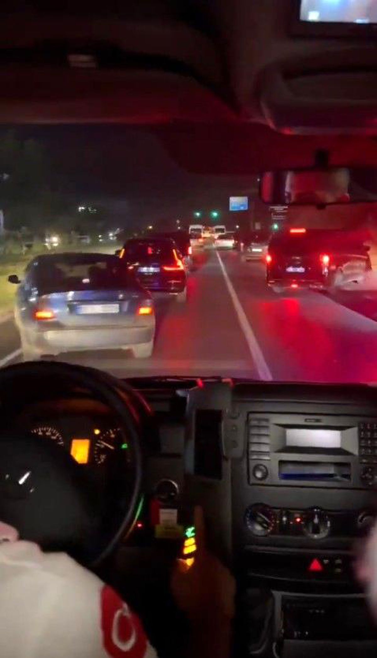 Antalya\'da Ambulansa Yol Verme Görüntüleri Gündem Oldu