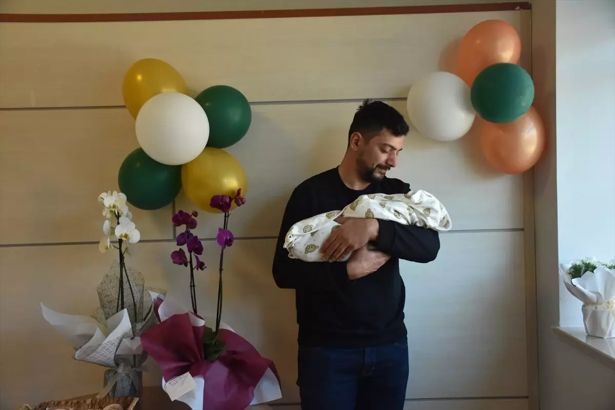 Gümüşhane\'de 5 kg 150 gr Bebek Dünya\'ya Geldi