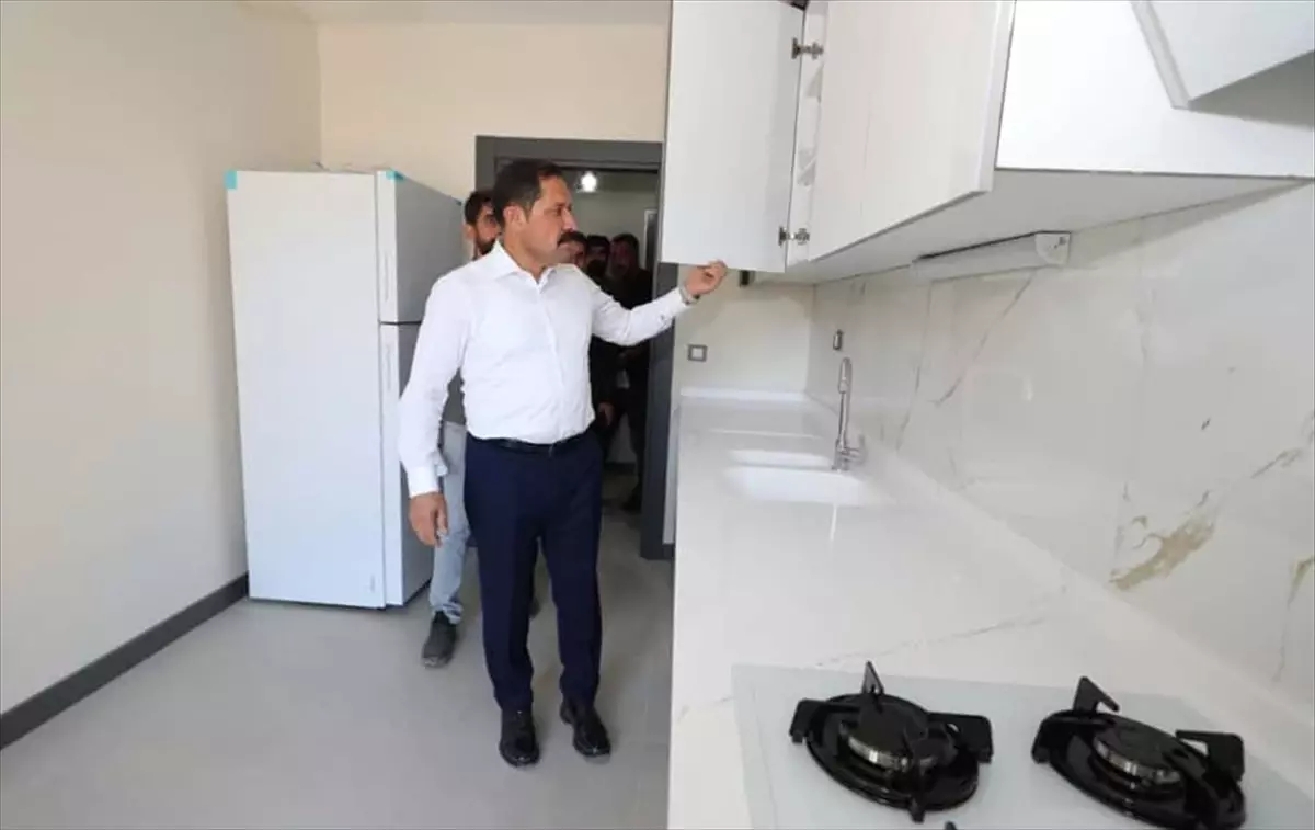 Belen\'de Deprem Sonrası Konut İnşaatı Devam Ediyor