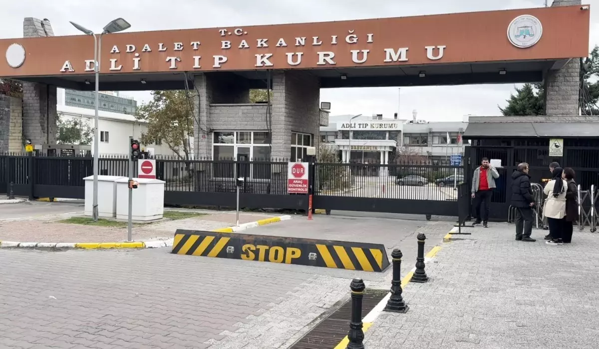 Çekmeköy\'de İETT Otobüsü Kaza Yaptı