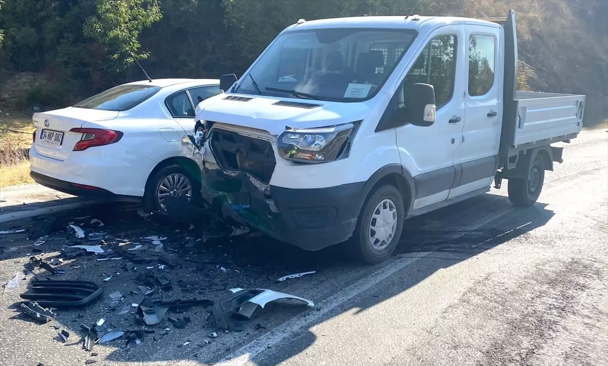 Ödemiş\'te Trafik Kazası: 6 Yaralı