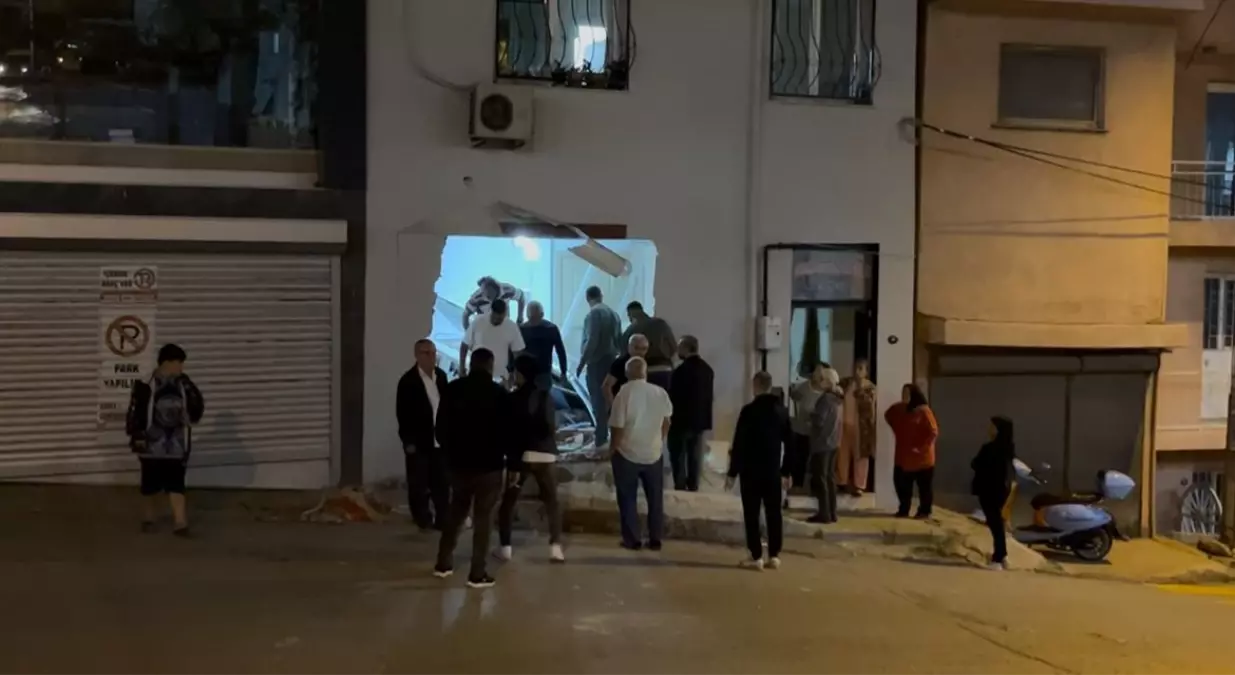 Kamyon Apartmana Girdi, Yaralanan Yok