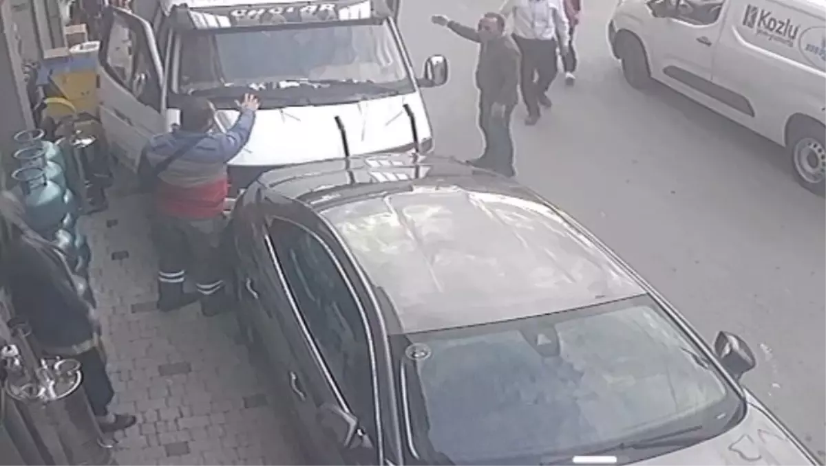 Epilepsi Nöbeti Geçiren Sürücü Kaza Yaptı