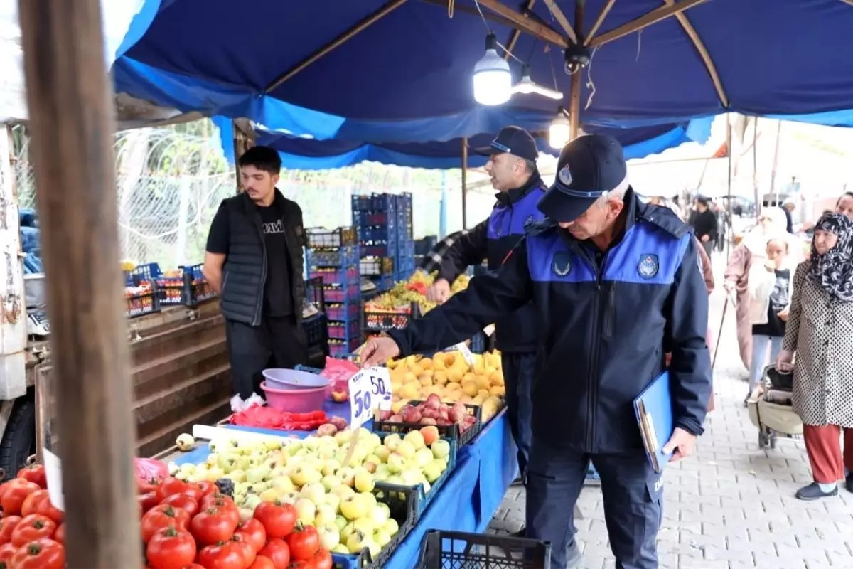 Kartepe\'de Zabıta Ekiplerinden Semt Pazarlarına Denetim
