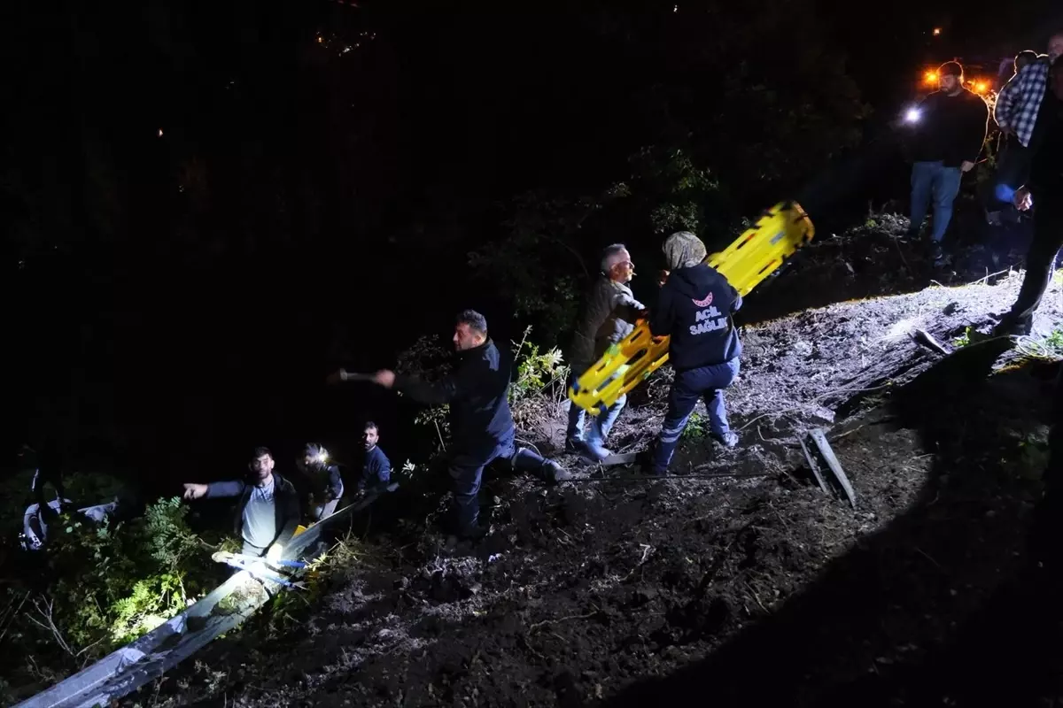 Tır Kazasında Sürücü 2 Saatte Kurtarıldı