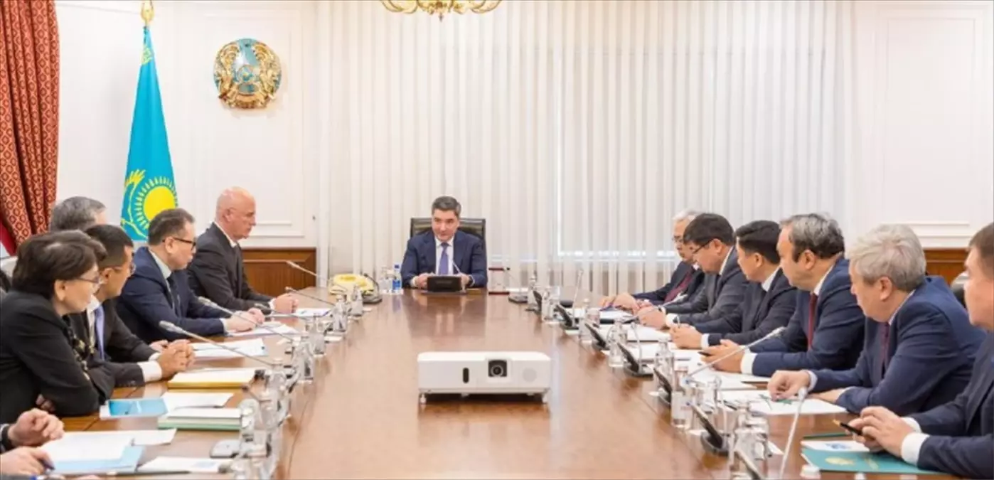 Kazakistan\'da Enflasyon Nedeniyle Fiyat Artışları Yasaklandı