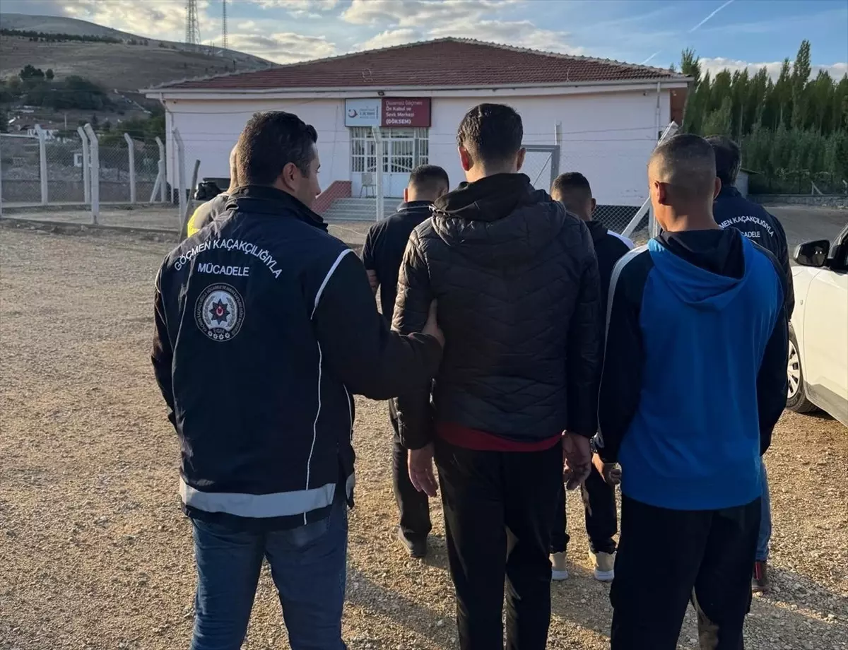 Kırşehir\'de 21 Düzensiz Göçmen Yakalandı