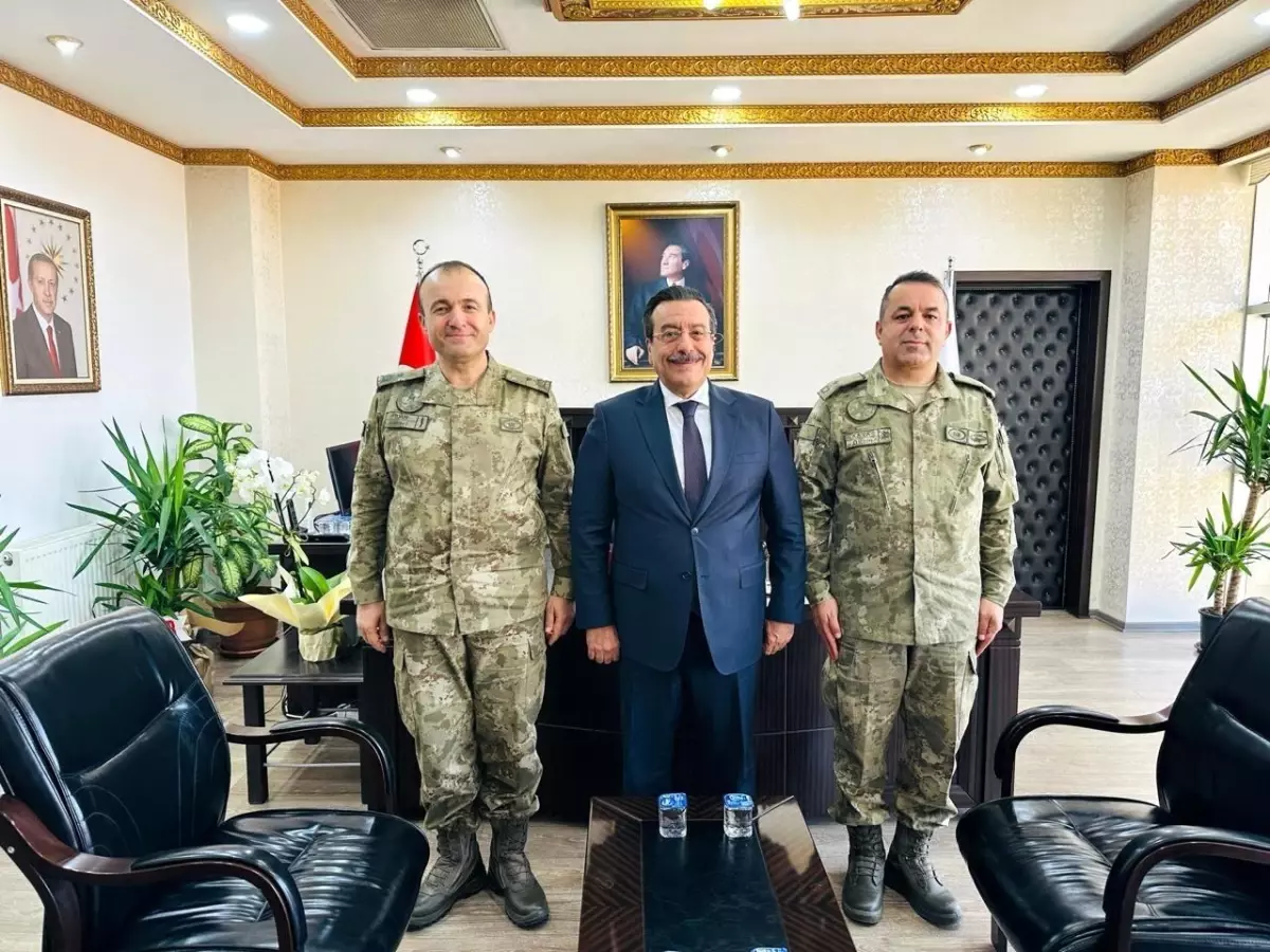 Komutanlardan Kaymakam\'a Ziyaret