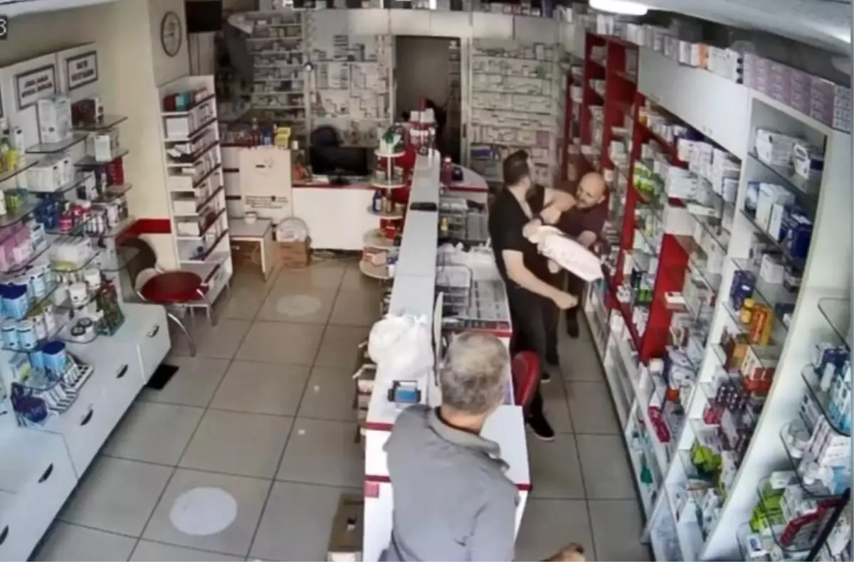 Eczanede Sopalı Saldırı