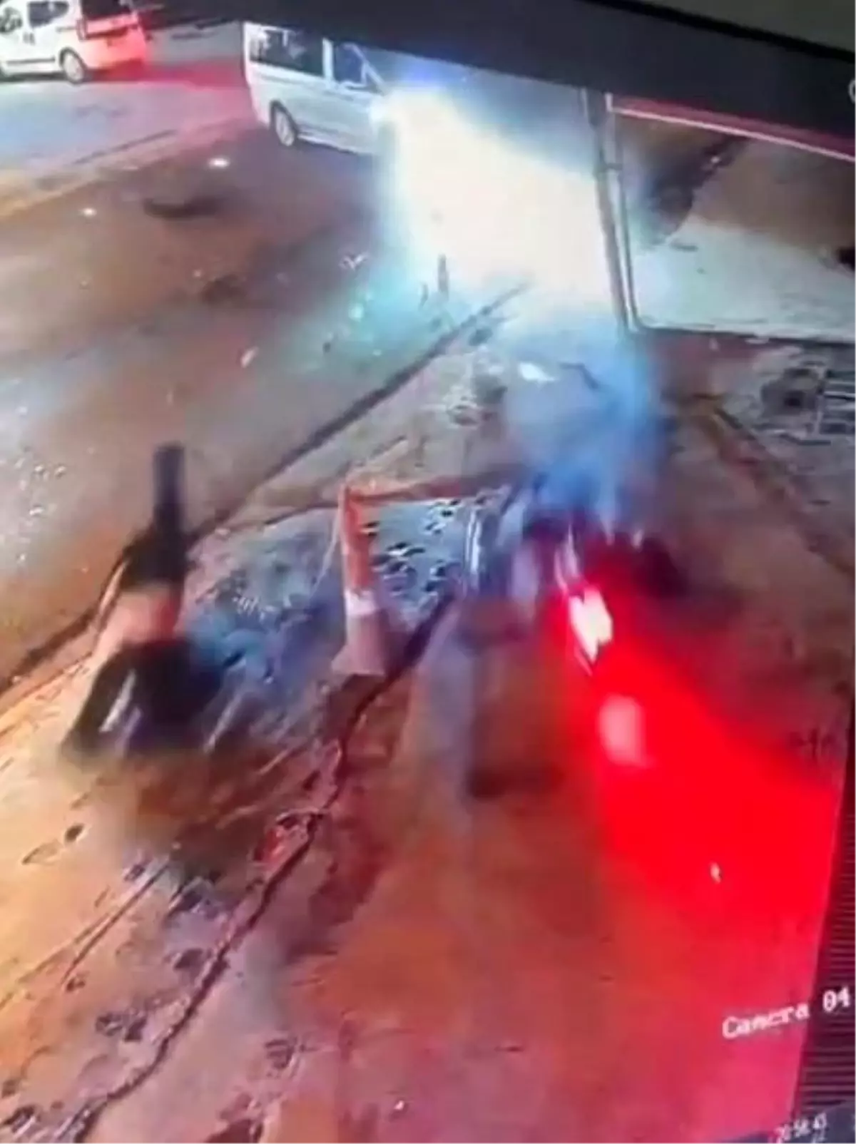 Sapanca\'da Motosiklet ve Hafif Ticari Araç Çarpıştı