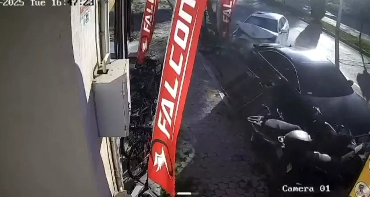 Düziçi\'nde Kontrolden Çıkan Araç Park Halindeki Araçlara Çarptı