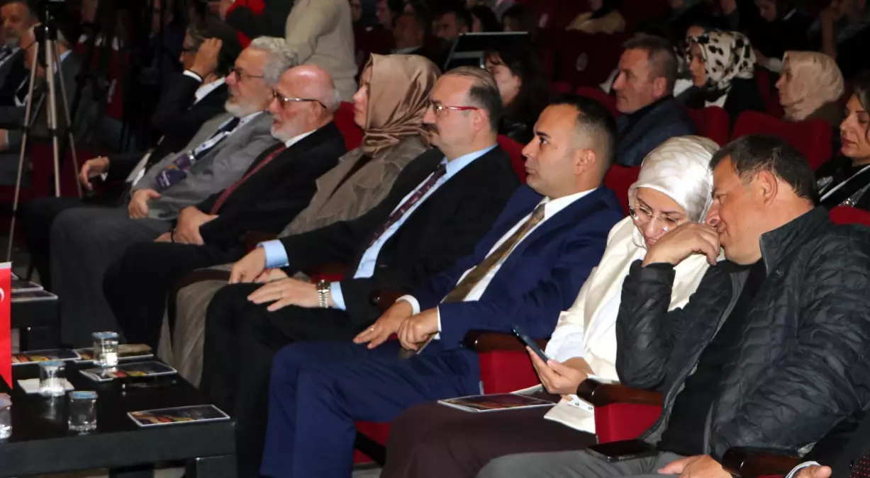 Prof. Dr. Aydemir: Sanat, Hakikati Anlatmak için Gereklidir