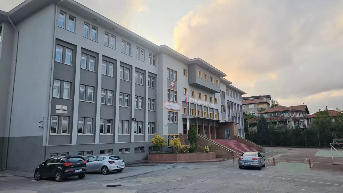 Zonguldak\'ta Okulda Yumruklu Kavga