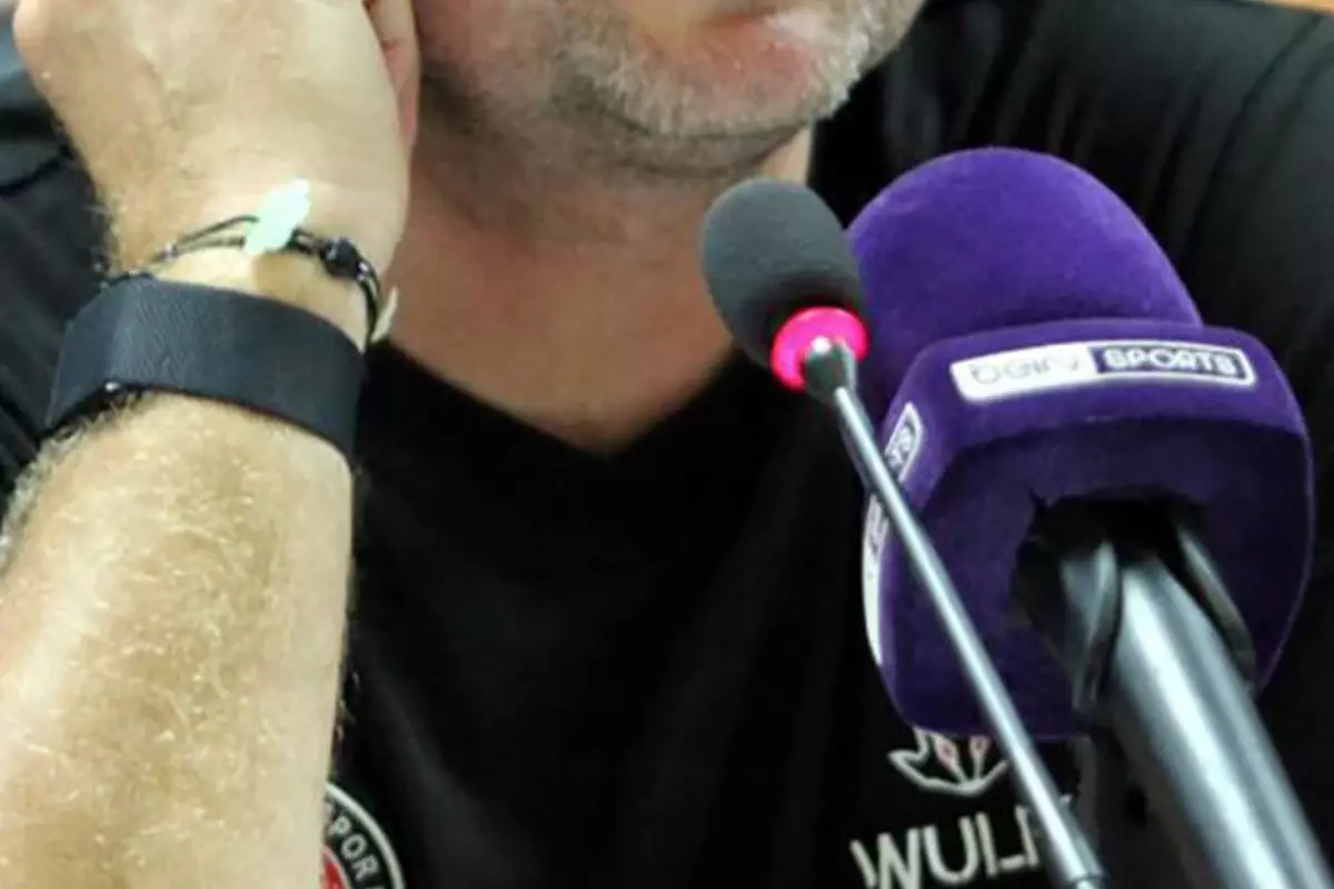 Süper Lig hocasına büyük şok! Evini soyup soğana çevirdiler