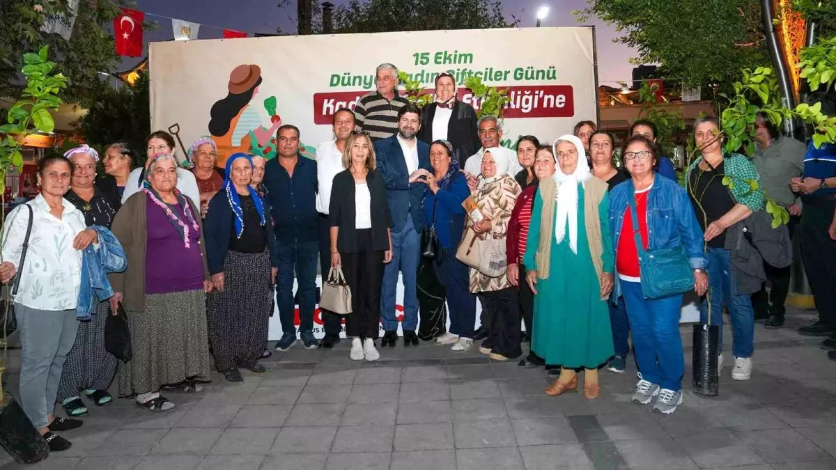 Tarsus\'ta Kadın Üreticilere \'Enter Limon\' Fidanı Dağıtıldı