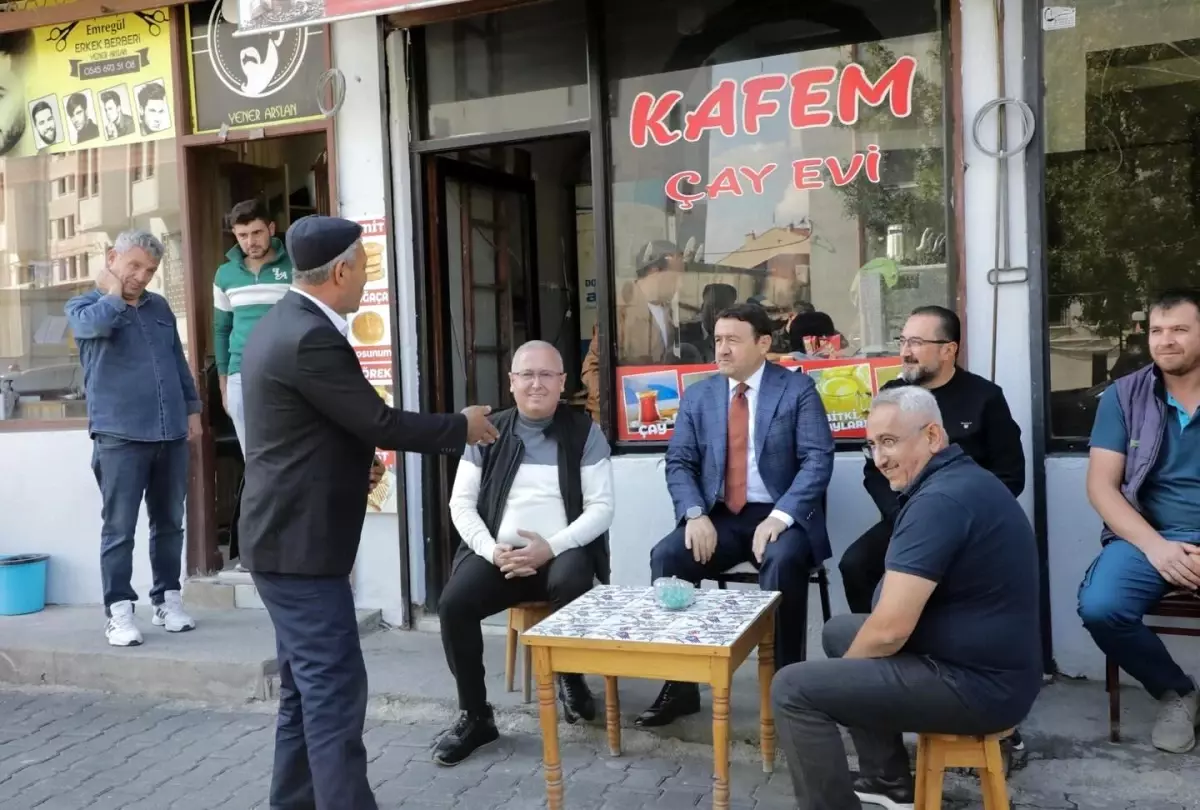 Vali Işın Balıklı Mahallesi\'nde Esnafla Buluştu
