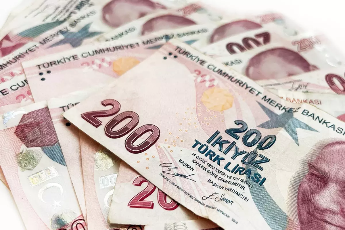 200 liranın üstünde imzası olan eski Merkez Bankası Başkan Yardımcısı tutuklandı