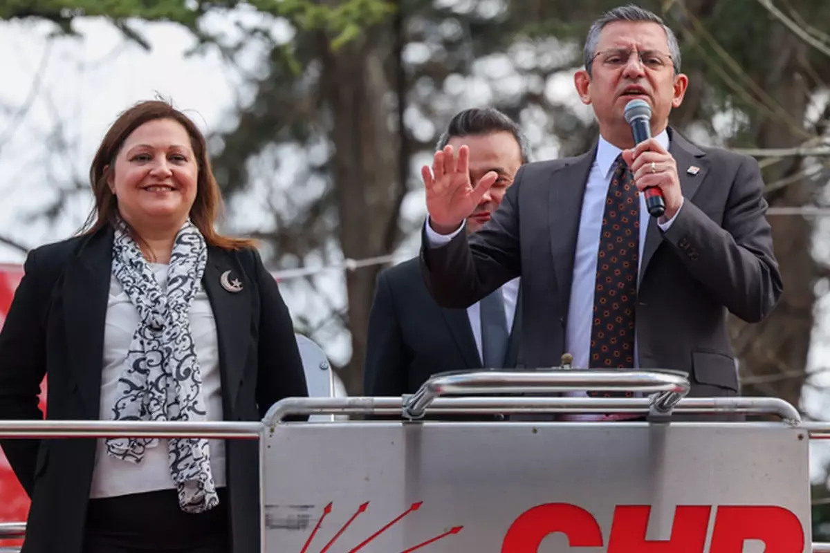 AK Parti\'ye geçeceği öne sürülen Burcu Köksal\'dan iddiaları güçlendiren hareket