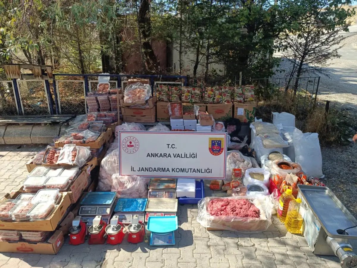 Ankara\'da bir iş yerinde 1 ton 200 kilogram bozuk et ele geçirildi