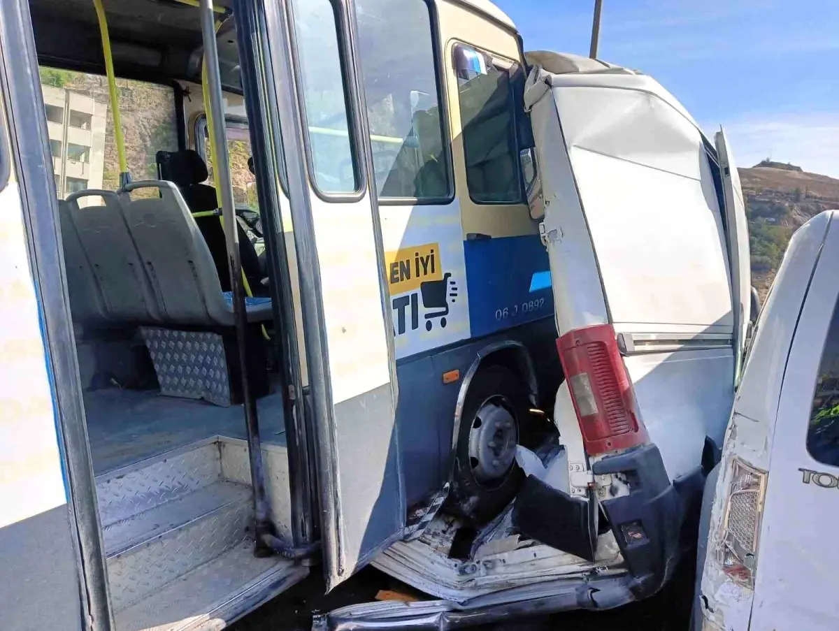 Ankara\'da Zincirleme Kaza: 6 Yaralı