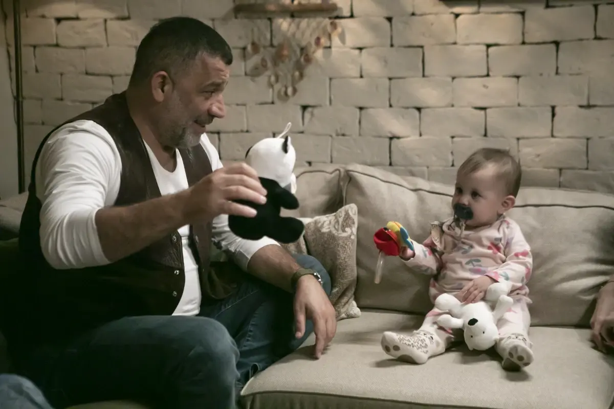 Arka Sokaklar\'da Aile Sıcaklığı